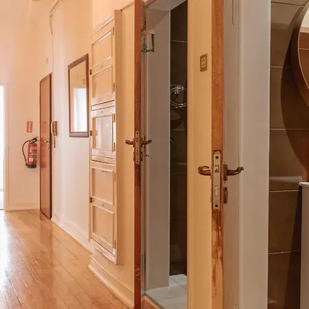 Aquilla's Family 102 By Mycelia Лісабон