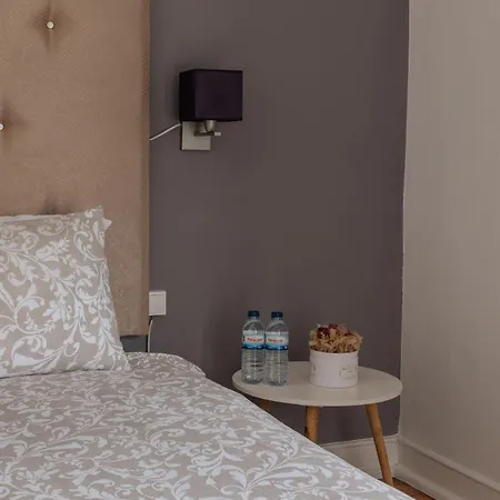 Aquilla's Family 102 By Mycelia Maison d'hôtes *